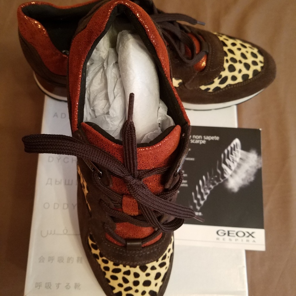 Geox A Shahira Leopard Suede Sneakers size 9.5 - Picture 2 of 8